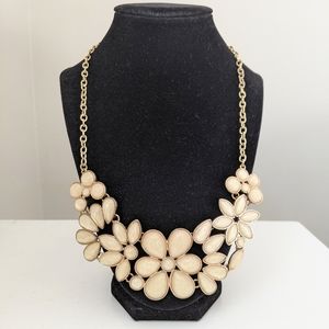 🌞 3/$15 - Floral Statement Necklace